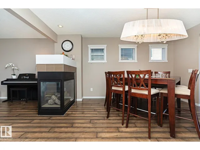 1117 Chapelle Boulevard SW, Edmonton, Alberta T6W0Y9