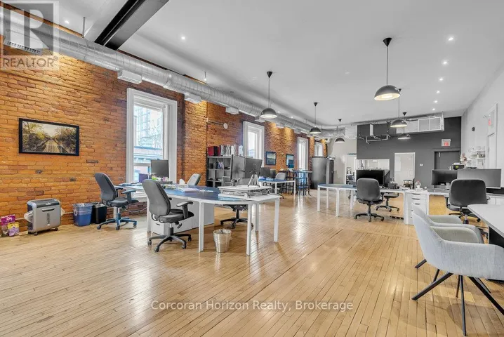 300 - 41 KING WILLIAM STREET, Hamilton (Beasley), Ontario L8R1A2