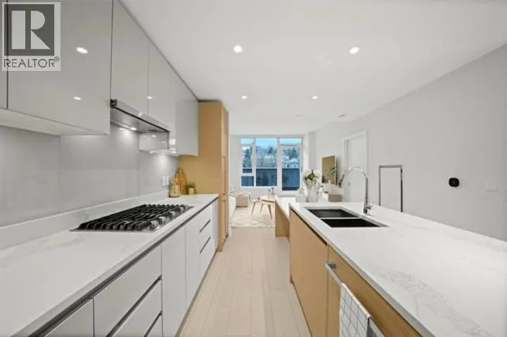 607 3538 SAWMILL CRESCENT, Vancouver, British Columbia V5S0J8