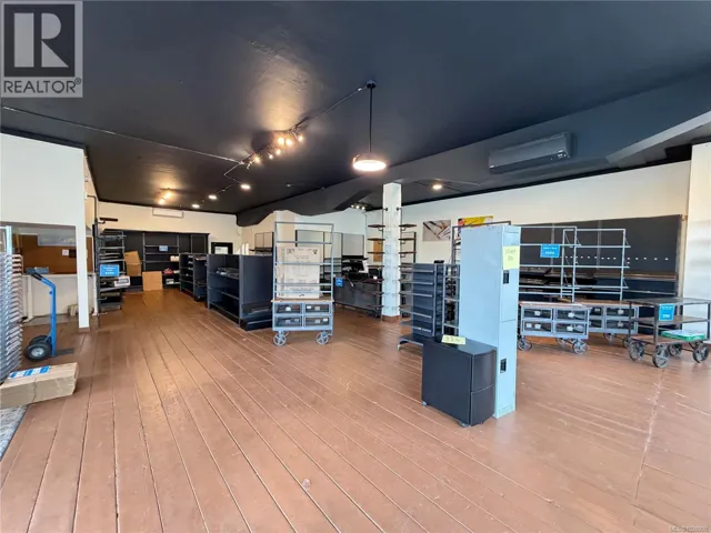 208 5th St, Courtenay, British Columbia V9N1J6