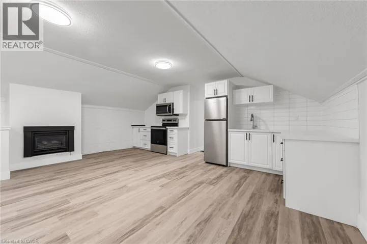 22 STIRTON Street Unit# A Coachhouse, Hamilton, Ontario L8L6E8