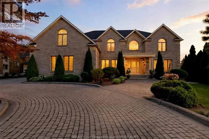 492 OLD TECUMSEH, Lakeshore, Ontario N8N3S8