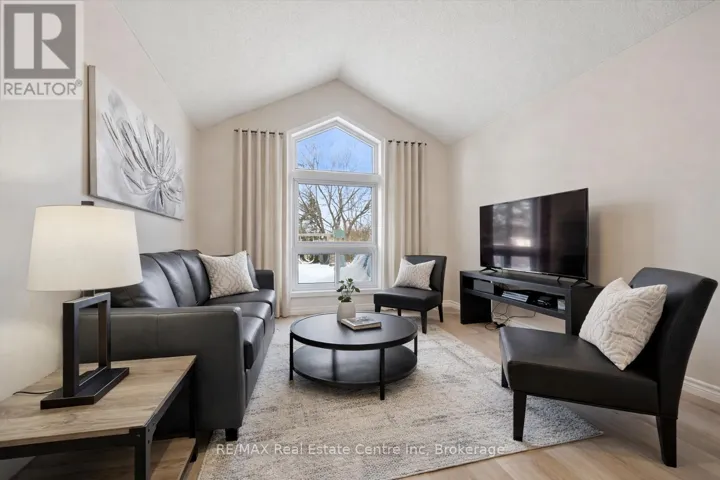 42 TARA CRESCENT, Kitchener, Ontario N2E3K9