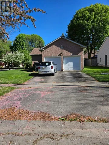17 MEADOWBROOK LANE, Pelham (Fonthill), Ontario L0S1E4