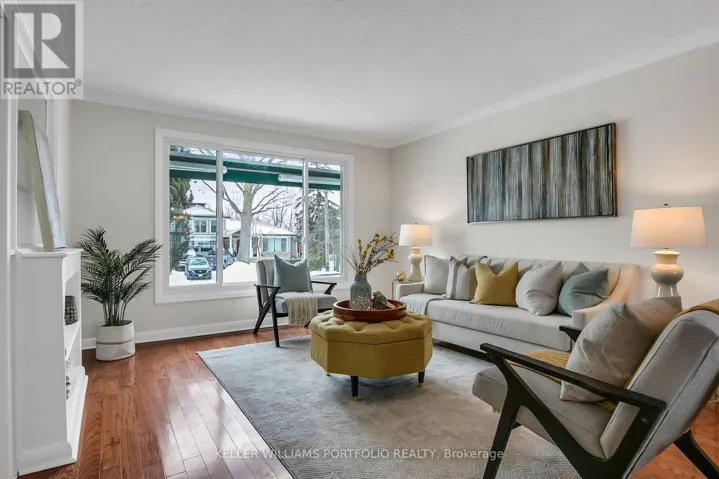 4 VICKSON COURT, Toronto (Islington-City Centre West), Ontario M9B1K6