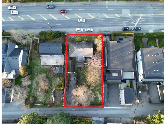 14068 NORTH BLUFF ROAD, White Rock, British Columbia V4B3C3