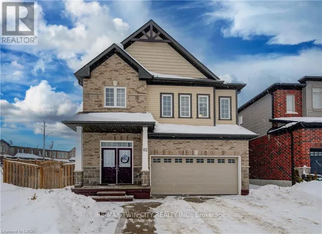 82 CASTLEBAY STREET, Kitchener, Ontario N2R1W6