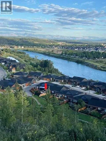 44 Riviera Court, Cochrane, Alberta T4C2V8