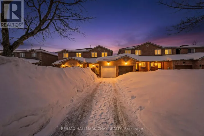 8 LEE CRESCENT, Barrie (Holly), Ontario L4N9Z4