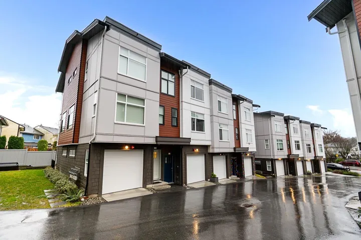 107 5330 198 STREET, Langley, British Columbia V3A1G1
