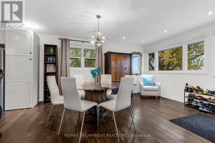 21 LAKESIDE DRIVE, Grimsby (Grimsby Beach), Ontario L3M2K9