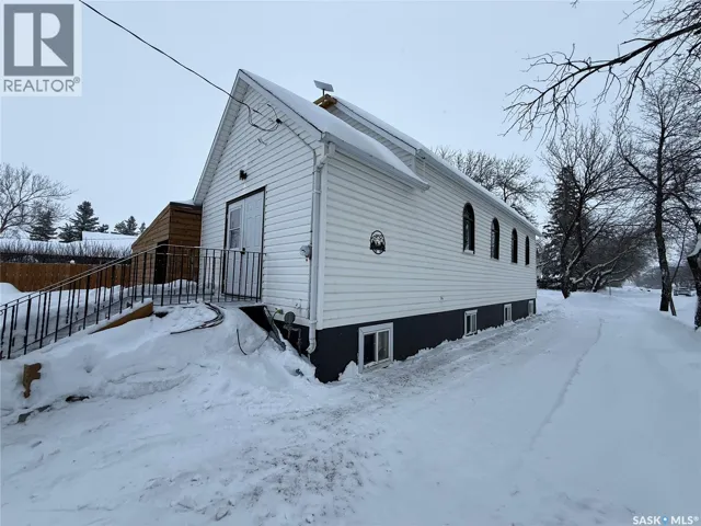 201 1st STREET NE, Watson, Saskatchewan S0K4V0
