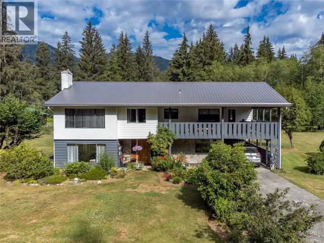 1301 Sayward Rd, Sayward, British Columbia V0P1R0