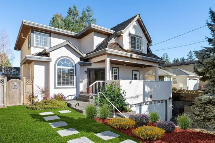 14027 BLACKBURN AVENUE, White Rock, British Columbia V4B2Z6