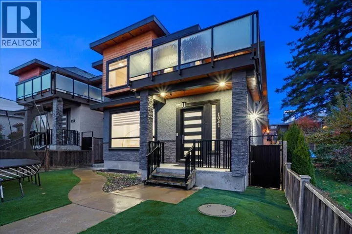 1041 STEWART AVENUE, Coquitlam, British Columbia V3K2N8