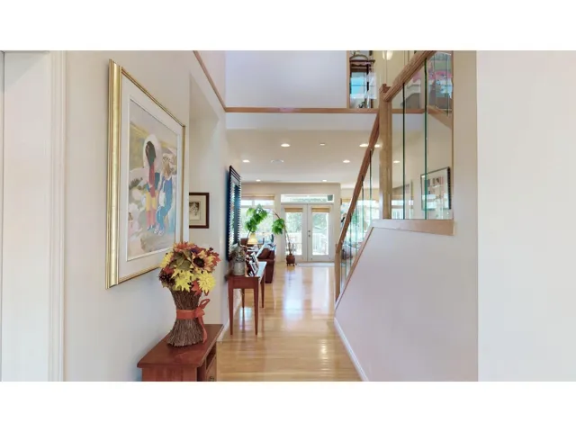 15974 BUENA VISTA AVENUE AVENUE, White Rock, British Columbia V4B2A5