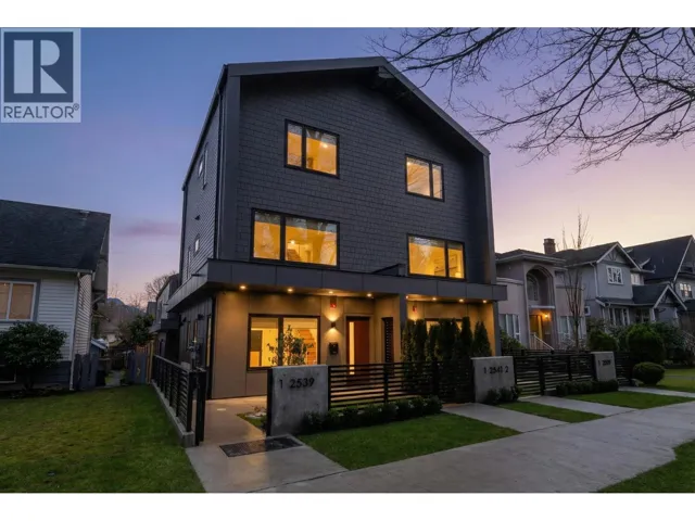 1 2539 GRANT STREET, Vancouver, British Columbia V5K3G6