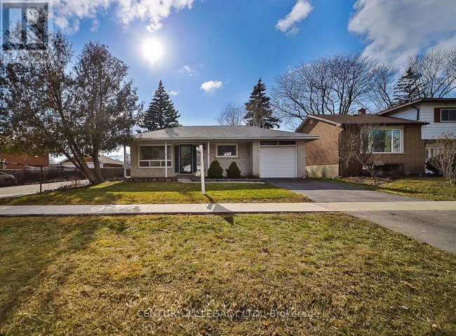 (UPPER) - 18 HARPER ROAD, Brampton (Brampton East), Ontario L6W2W5