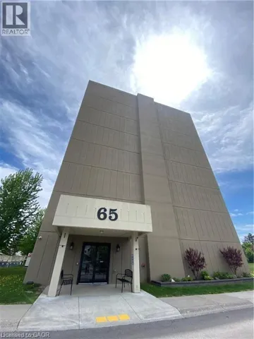 65 HIGHLAND Crescent Unit# 502, Kitchener, Ontario N2M5M8