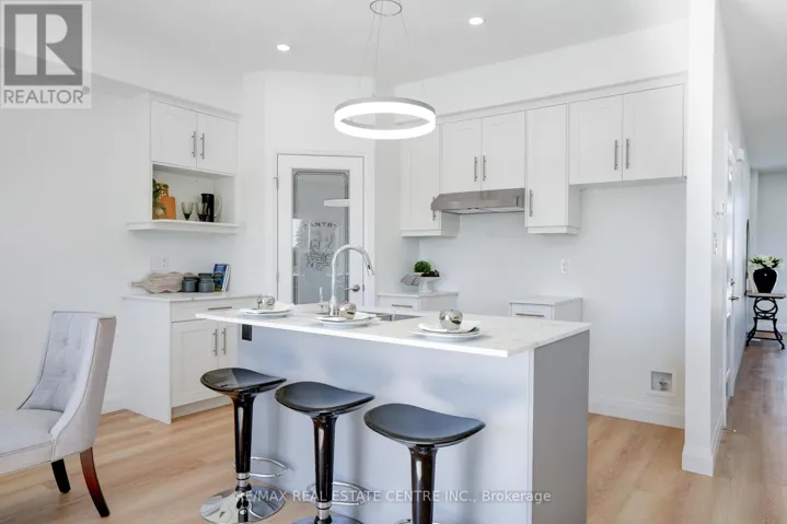 2524 CONSTANCE AVENUE, London South (South U), Ontario N6M1E7