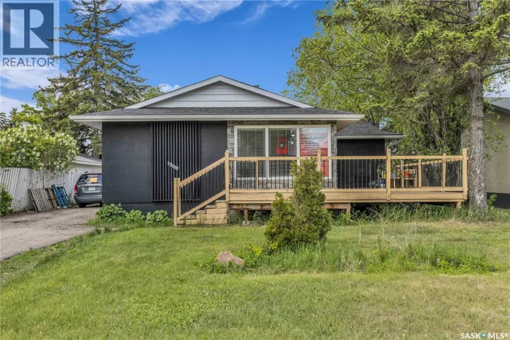 1308 Preston AVENUE S, Saskatoon, Saskatchewan S7H2V4