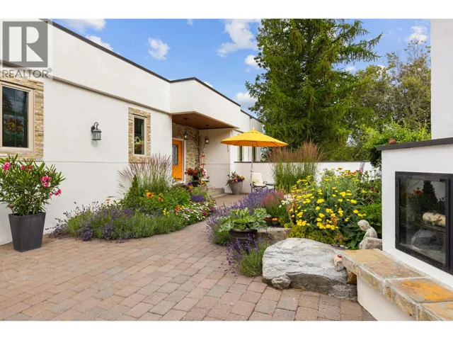 2286 CARMI Road, Penticton, British Columbia V2A8V5