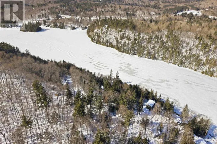 102-B MCVICAR LANE, McNab/Braeside, Ontario K7S3Z5