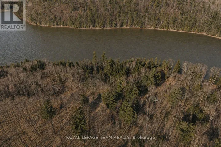 102-B MCVICAR LANE, McNab/Braeside, Ontario K7S3Z5