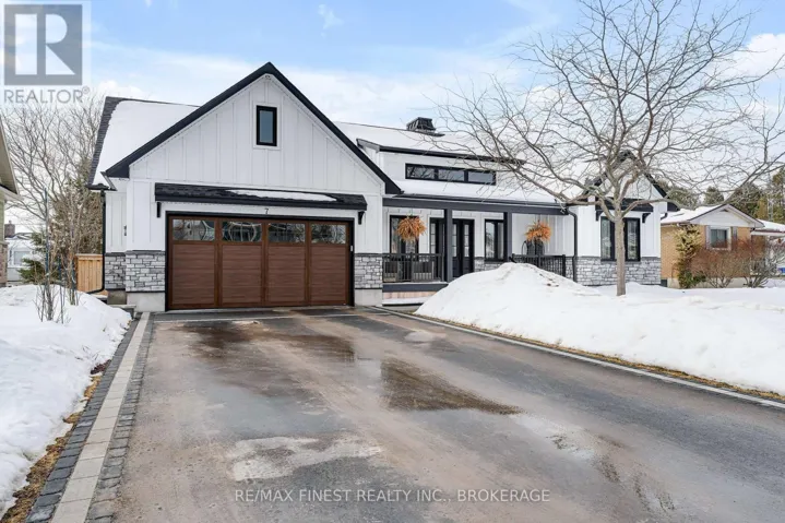 7 CRESCENT DRIVE, Kingston (City SouthWest), Ontario K7M4J3