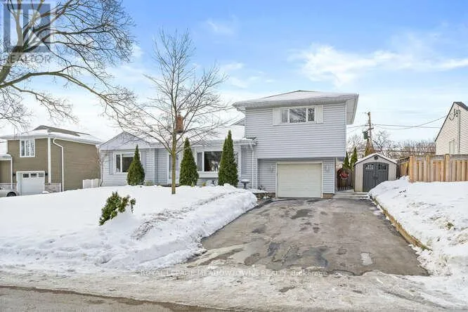 394 WILSON AVENUE, Burlington (Shoreacres), Ontario L7L2M9