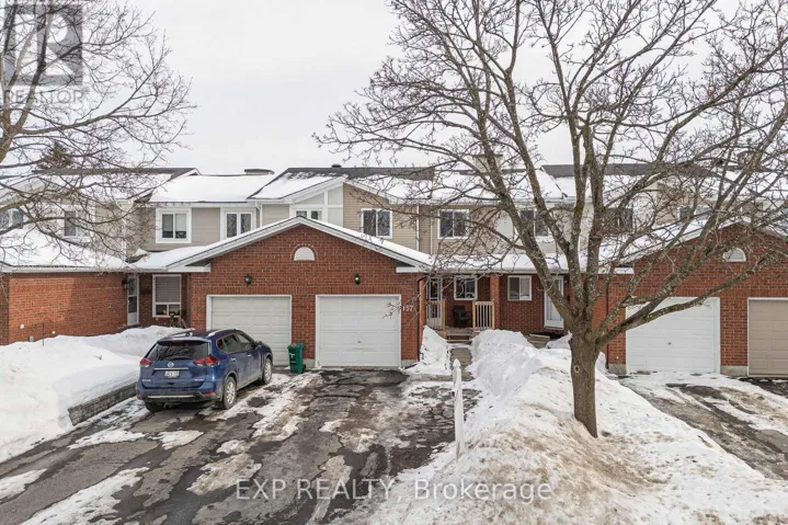 157 HUNTERSFIELD DRIVE, Ottawa, Ontario K1T3M1