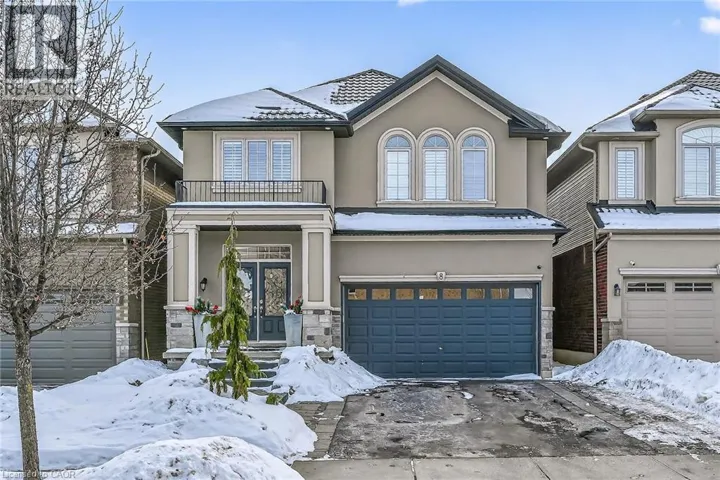 8 CHARTWELL Circle, Hamilton, Ontario L9A0B6