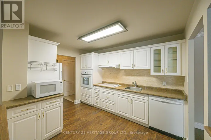 227 - 155 MAIN STREET N, Newmarket (Bristol-London), Ontario L3Y8C2