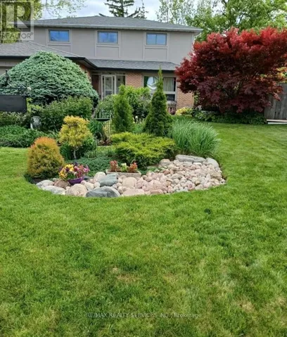 15 PINE RIDGE LANE, Brampton (Brampton East), Ontario L6W1G6