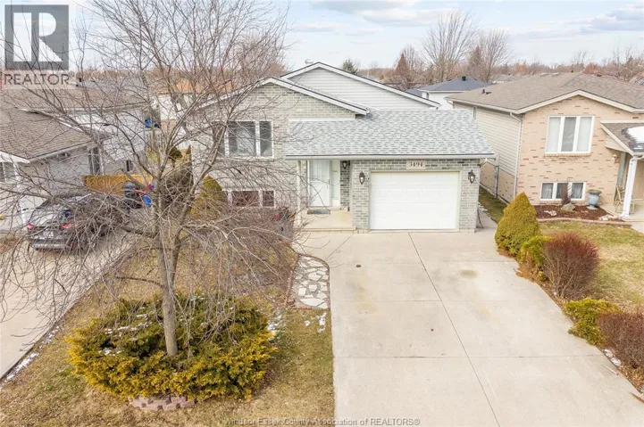 3494 CARIBOU CRESCENT, Windsor, Ontario N8W5V4