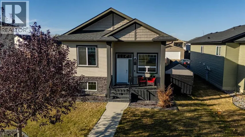 22 Mackenzie Ranch Way, Lacombe, Alberta T4L0A7