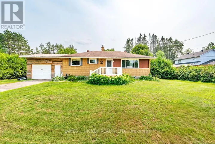 115 LORNE PLACE, Laurentian Hills, Ontario K0J1P0
