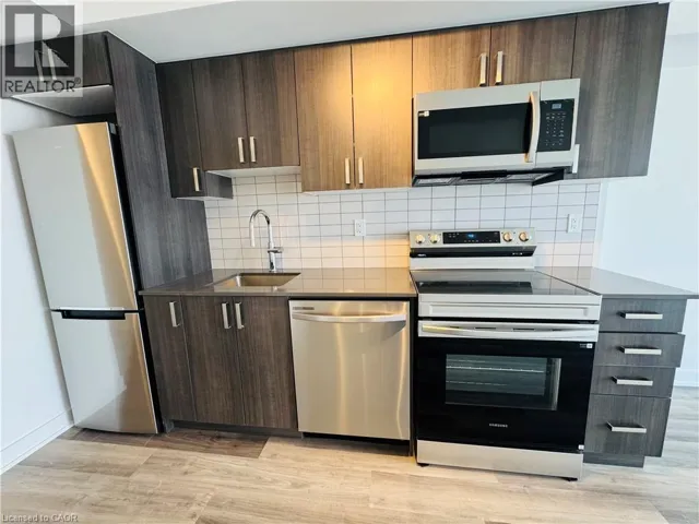 1010 SANDY BEACH Road Unit# 1804, Pickering, Ontario L1W0C7