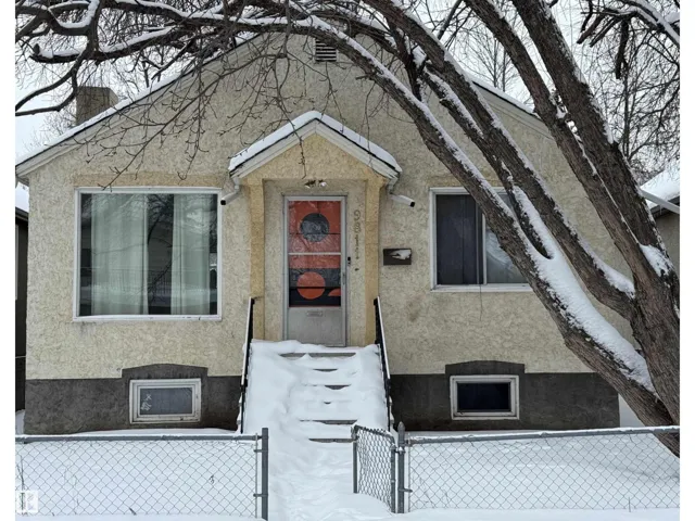 9811 78 AV NW, Edmonton, Alberta T6E1N4