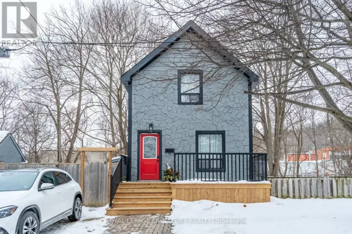 34 BOND STREET S, Hamilton (Dundas), Ontario L9H3H1