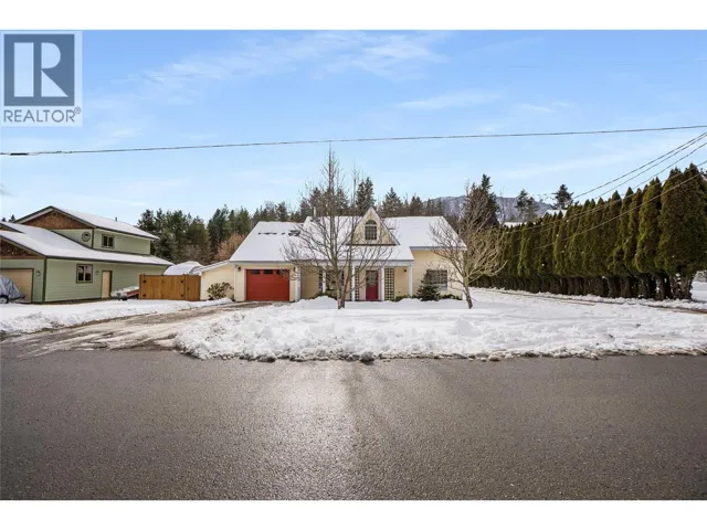 661 C Avenue, Kaslo, British Columbia V0G1M0