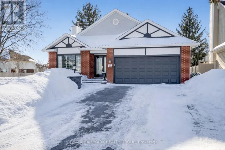 52 BRAMBLEWOOD CRESCENT, Ottawa, Ontario K1T3G2