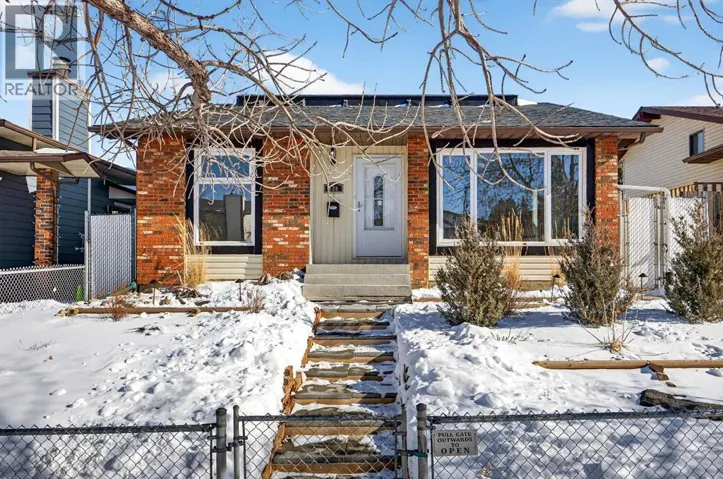 128 Bermuda Drive NW, Calgary, Alberta T3K1H8