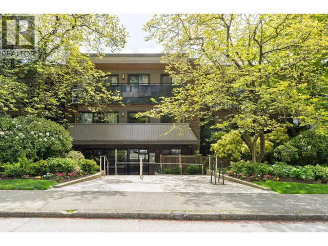 310 2416 WEST 3RD AVENUE, Vancouver, British Columbia V6K1L8