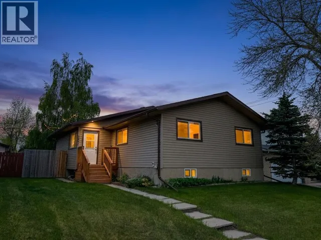 1837 Meadowbrook Drive SE, Airdrie, Alberta T4A1V5