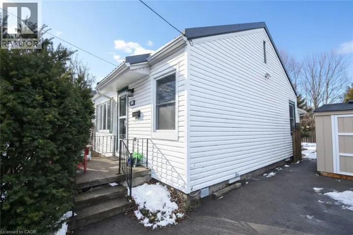 30 HUNTER Street, Dundas, Ontario L9H1E6