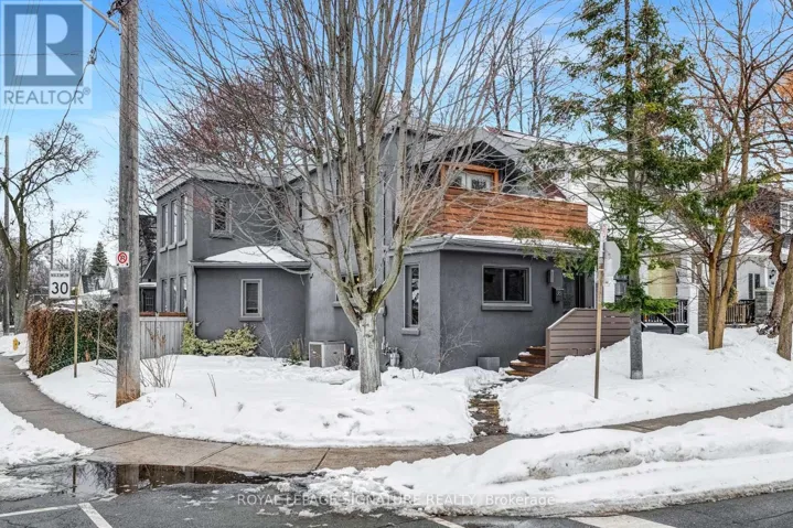 38 BASTEDO AVENUE, Toronto (Woodbine Corridor), Ontario M4C3M9