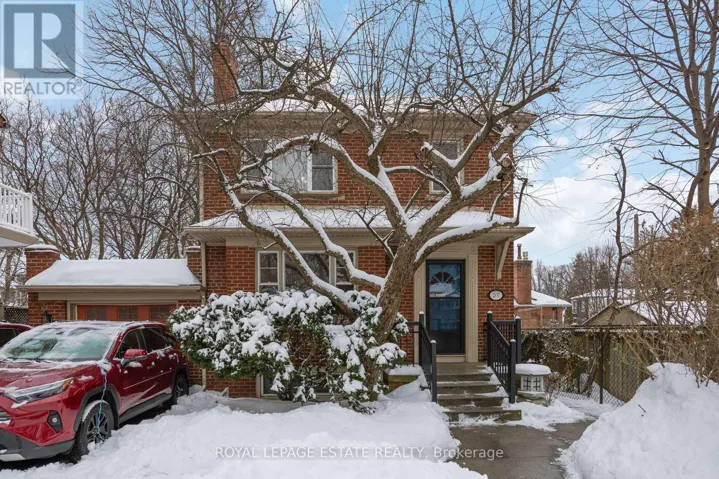 207 CLONMORE DRIVE, Toronto (Birchcliffe-Cliffside), Ontario M1N1Y3
