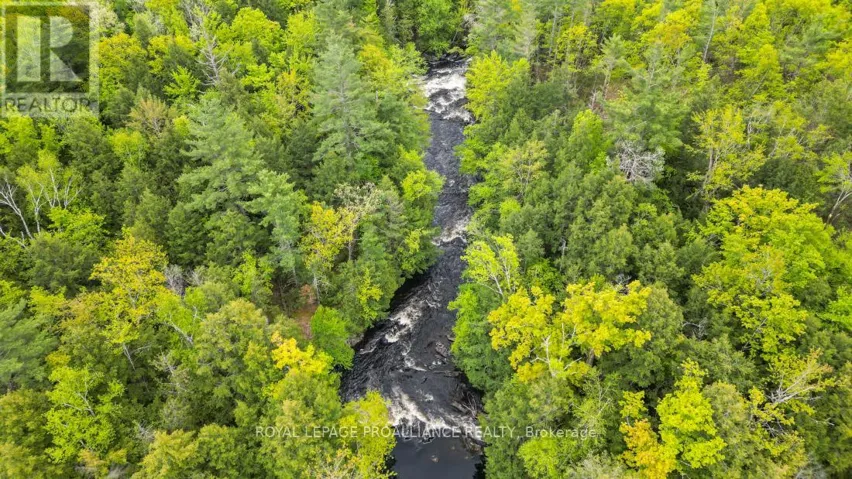 8 CLARKE LINE ROAD, Addington Highlands (Addington Highlands), Ontario K0H1P0