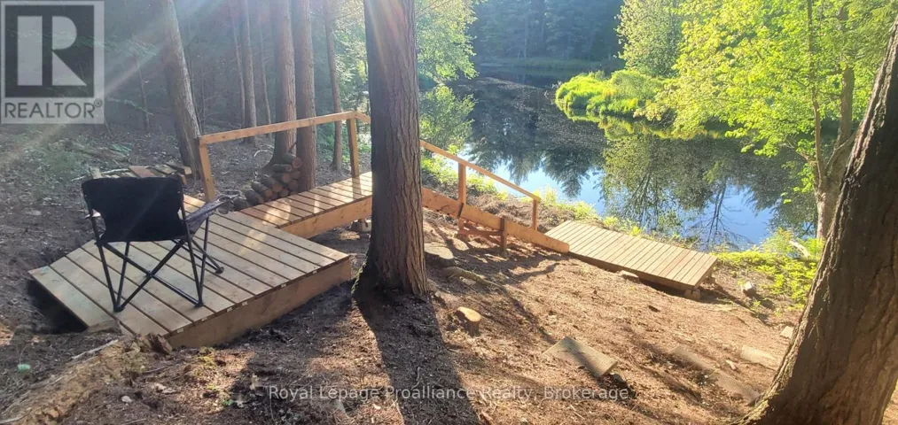 8 CLARKE LINE ROAD, Addington Highlands (Addington Highlands), Ontario K0H1P0
